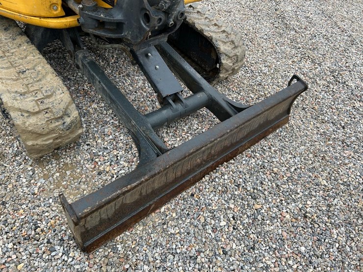 2021-deere-35g-image-10