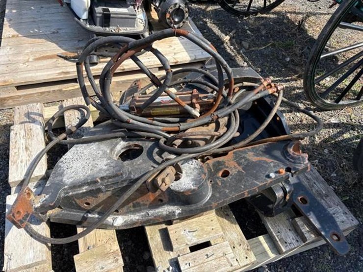 loader-brackets-image-2