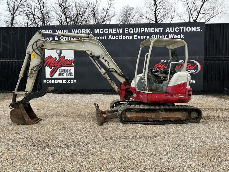 2015-takeuchi-tb260-image-1