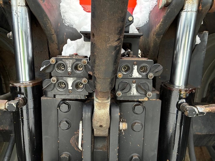 case-ih-mx270-image-14