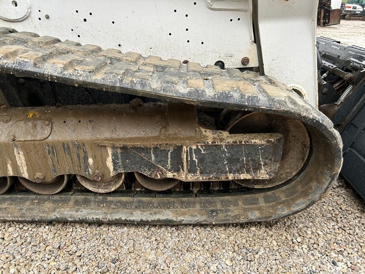 2022-bobcat-t770-image-15