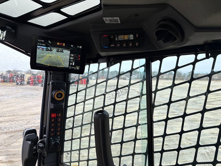 2025-caterpillar-255-image-21