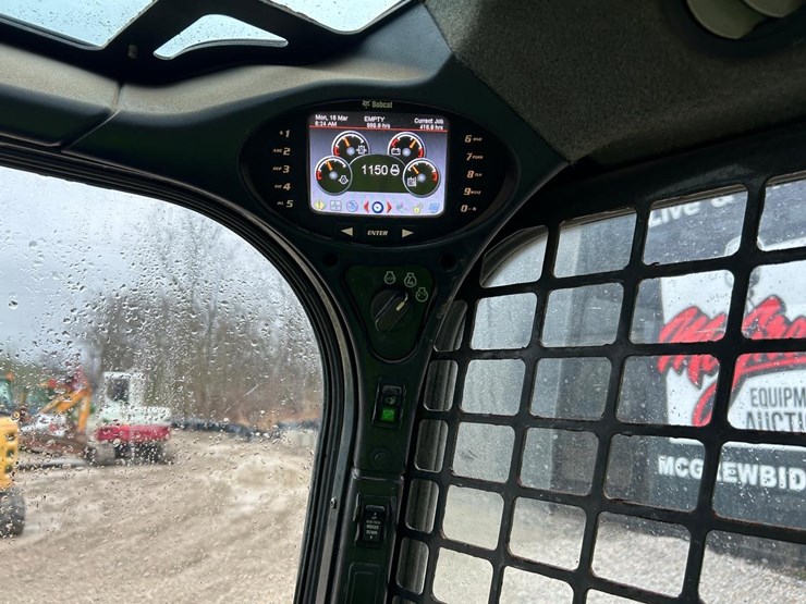 2017-bobcat-s650-image-22