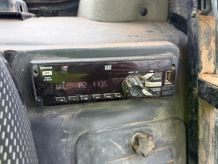 2021-caterpillar-299d3xps-skid-steer-loader-image-28