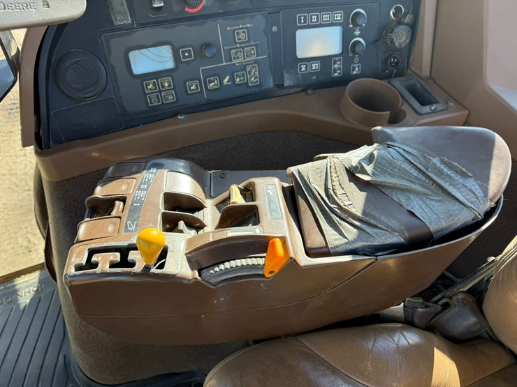 2007-john-deere-8230-image-48