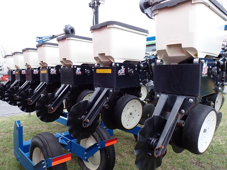 2012-kinze-3500-image-13
