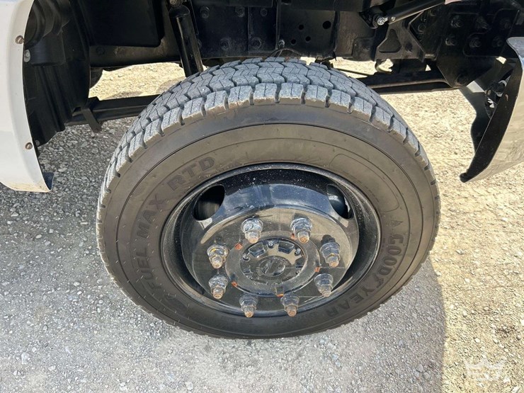 2022-chevrolet-silverado-6500hd-image-31