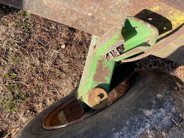 #6035-•-homemade-bale-mover-on-running-gear-image-11