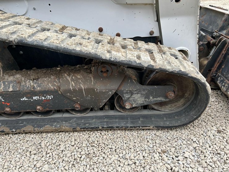 2023-bobcat-t870-image-14