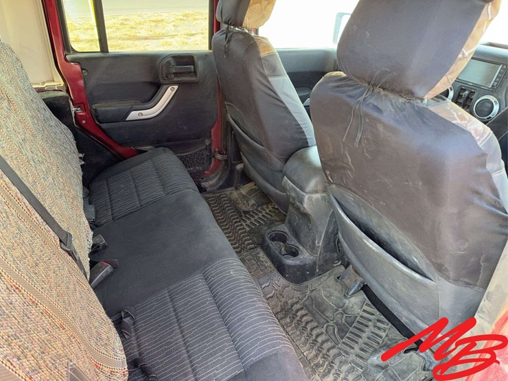 2012-jeep-wrangler-image-37