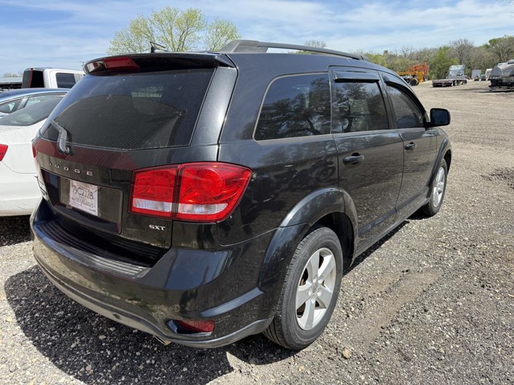 2012-dodge-journey-sxt-image-6