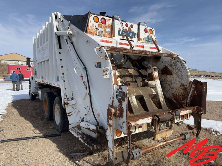 2002-sterling-m8500-image-4