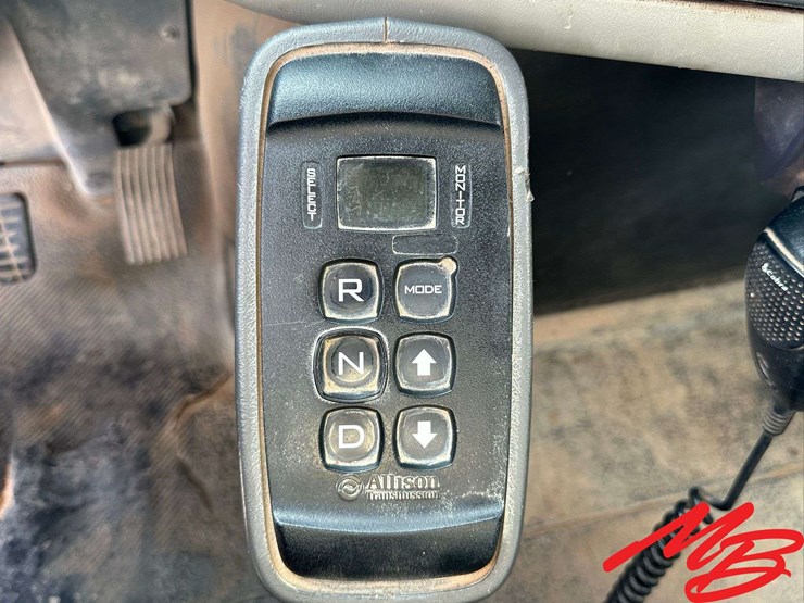 2008-international-7400-image-36