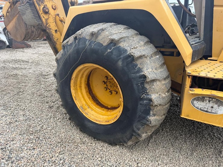 john-deere-310d-image-11