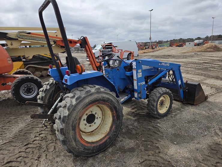 new-holland-tc30-image-3