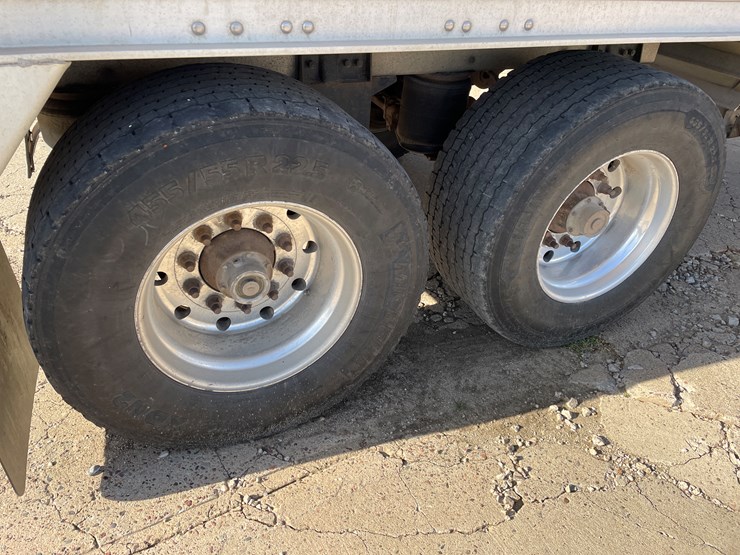 2011-wilson-hopper-bottom-image-15