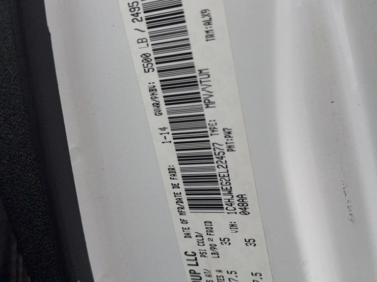 2014-jeep-wrangler-image-31