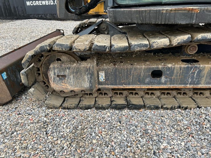 2019-deere-85g-image-19