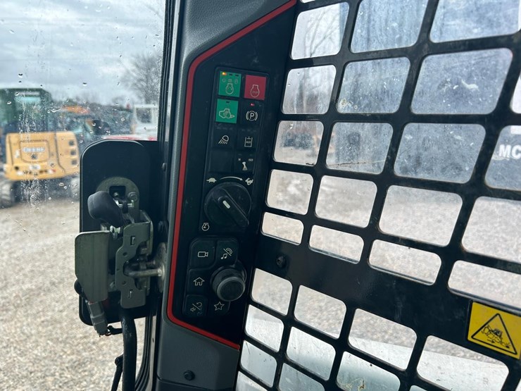 2020-bobcat-t76-image-21