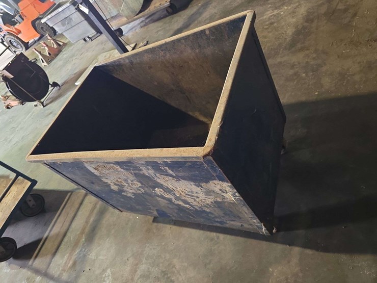 2'-x-3'-rolling-metal-cart-with-sides-image-4