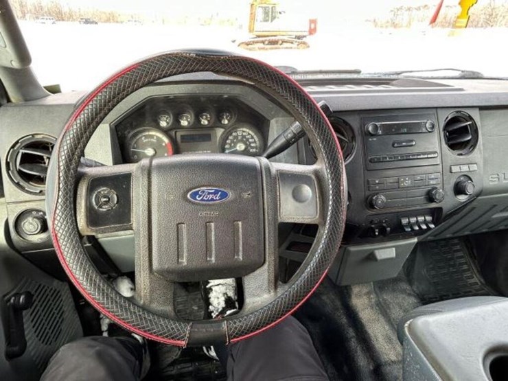 2015-ford-f550-xl-image-12