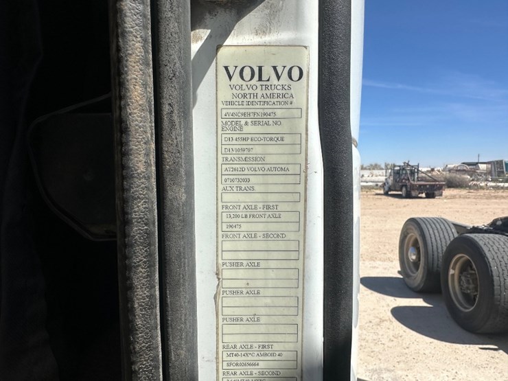 2015-volvo-vn-image-10