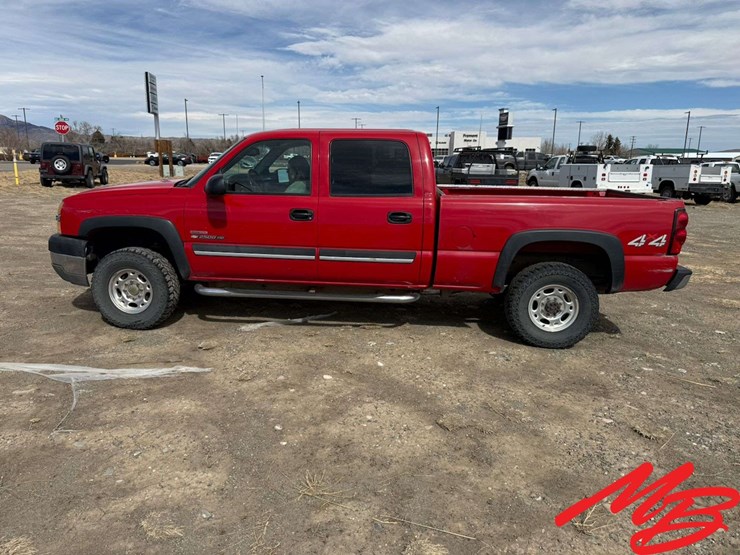 2004-chevrolet-silverado-2500-image-3