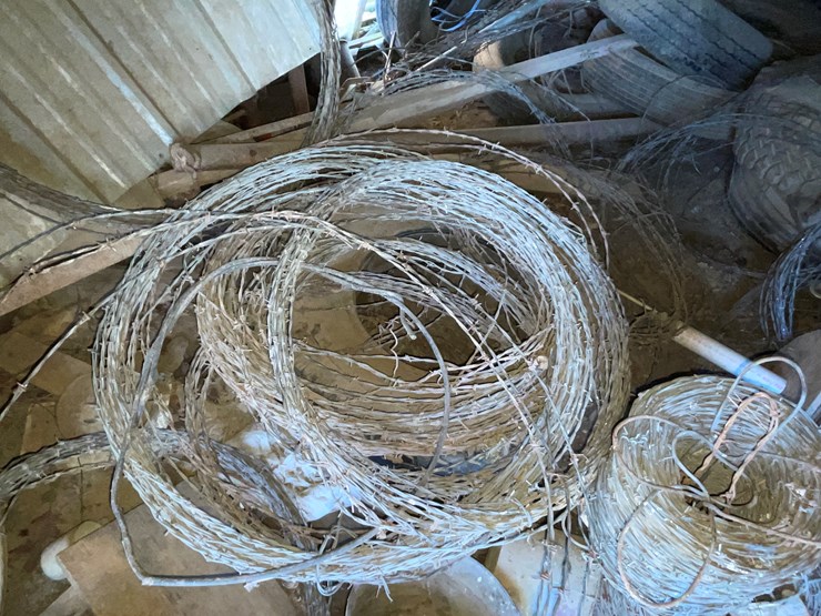 #6091-•-spools-of-barbed-wire-image-2