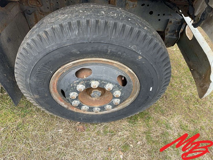 1981-international-s1900-image-4