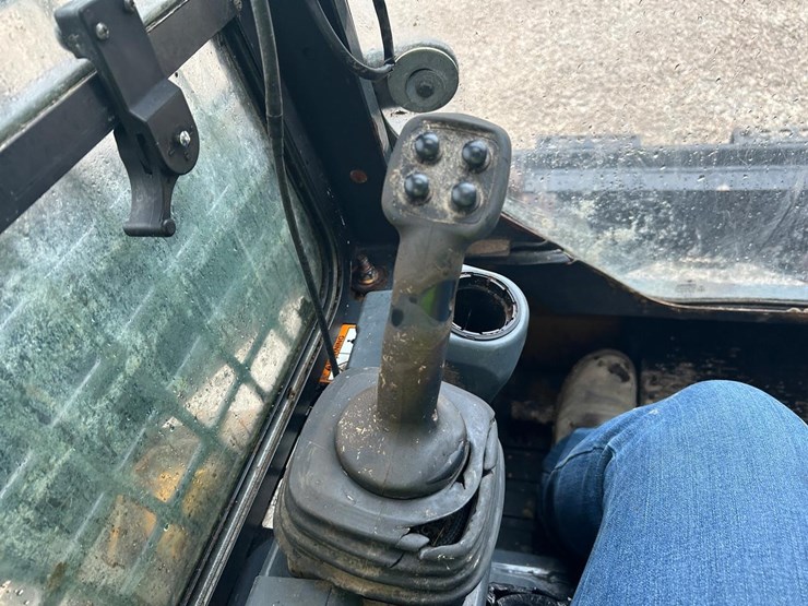 2020-deere-318g-image-20