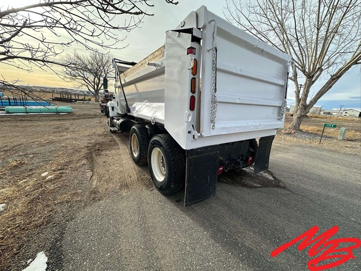 2008-international-7400-image-3