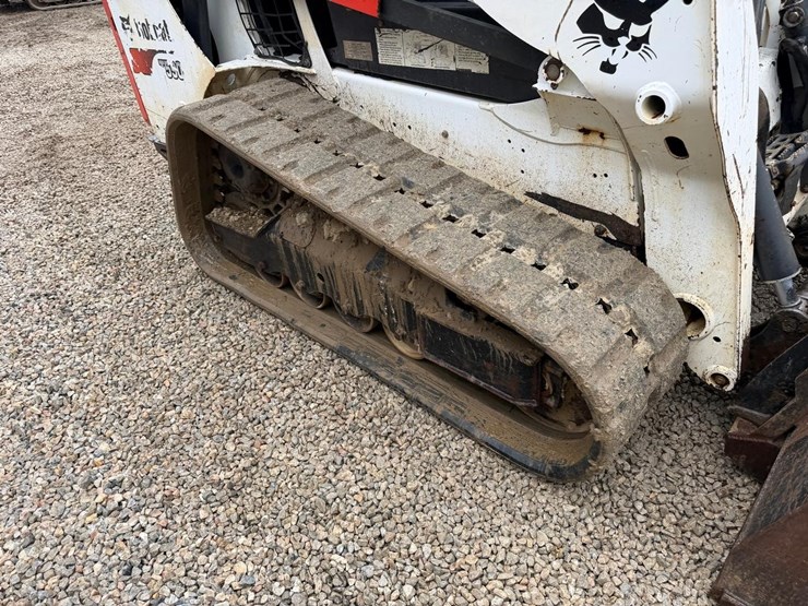 2016-bobcat-t590-image-12