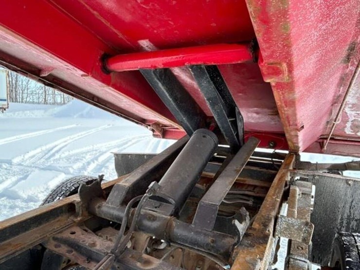 2015-ford-f550-xl-image-75