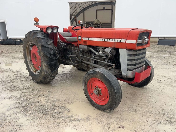 massey-ferguson-135-image-1