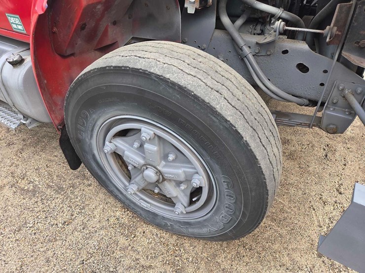 international-4700-image-12