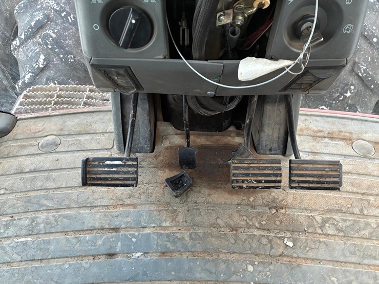 case-ih-mx270-image-21