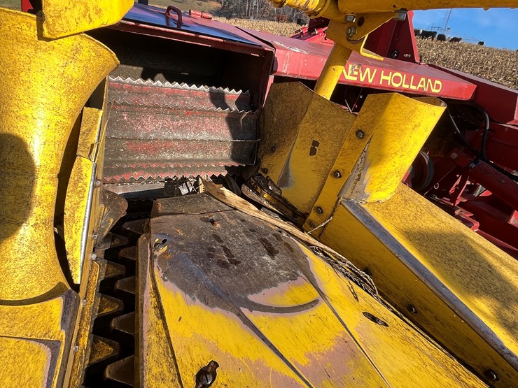 new-holland-790-image-10