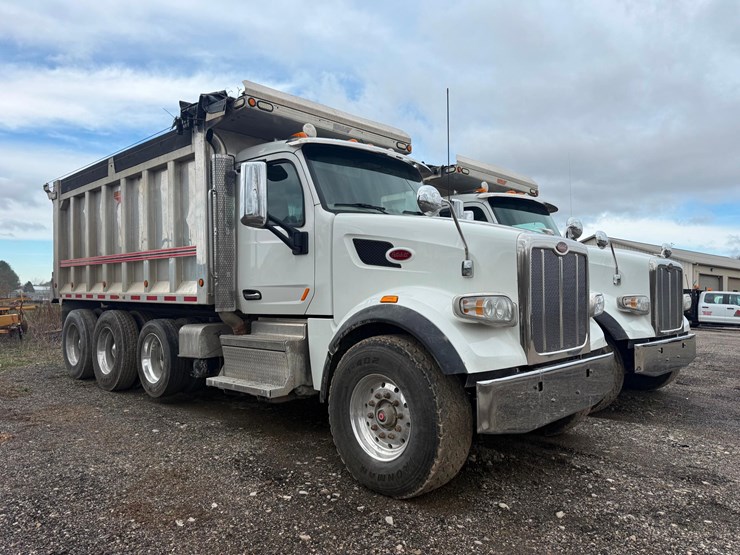 2019-peterbilt-567-image-1