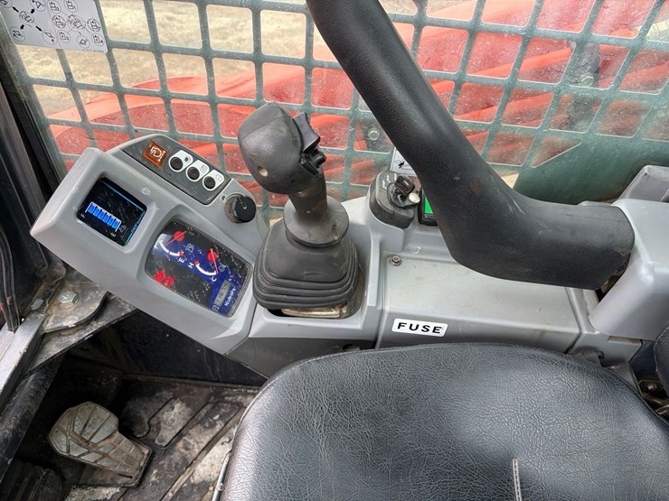 2022-kubota-svl97-2-image-21