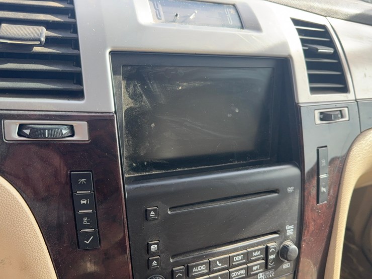 2008-cadillac-escalade-image-21