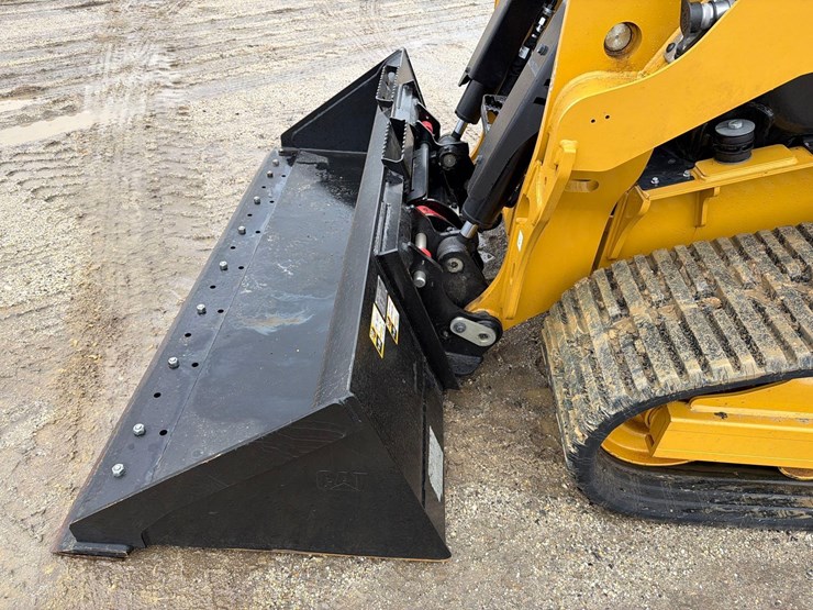 2025-caterpillar-255-image-10