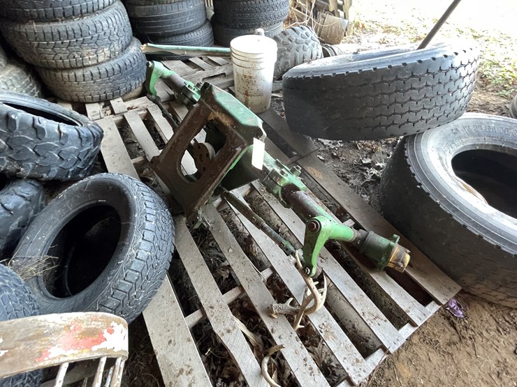 #6082-•-john-deere-front-axle-for-wide-front-image-3
