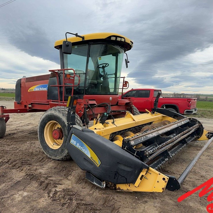 NEW HOLLAND H8040