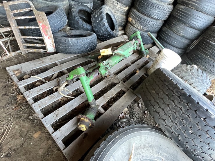 #6082-•-john-deere-front-axle-for-wide-front-image-1