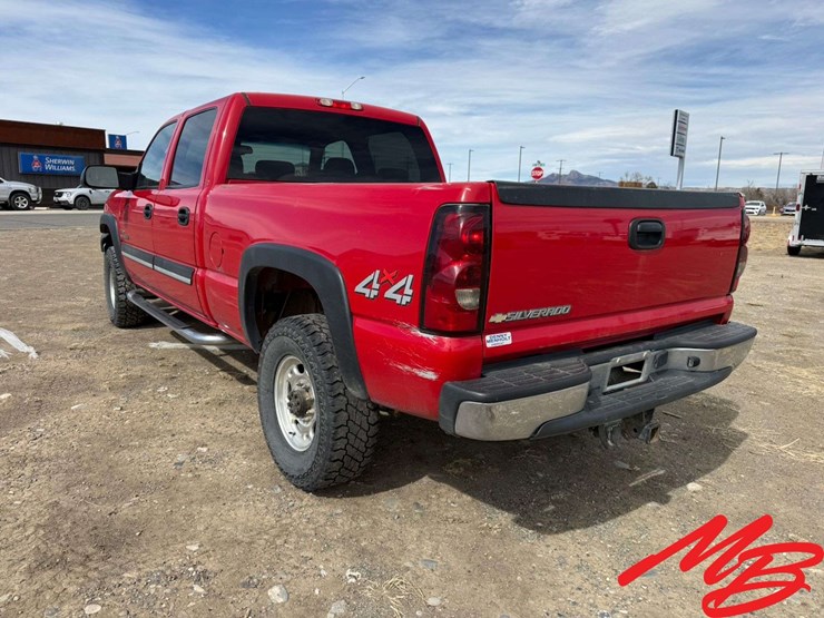 2004-chevrolet-silverado-2500-image-4