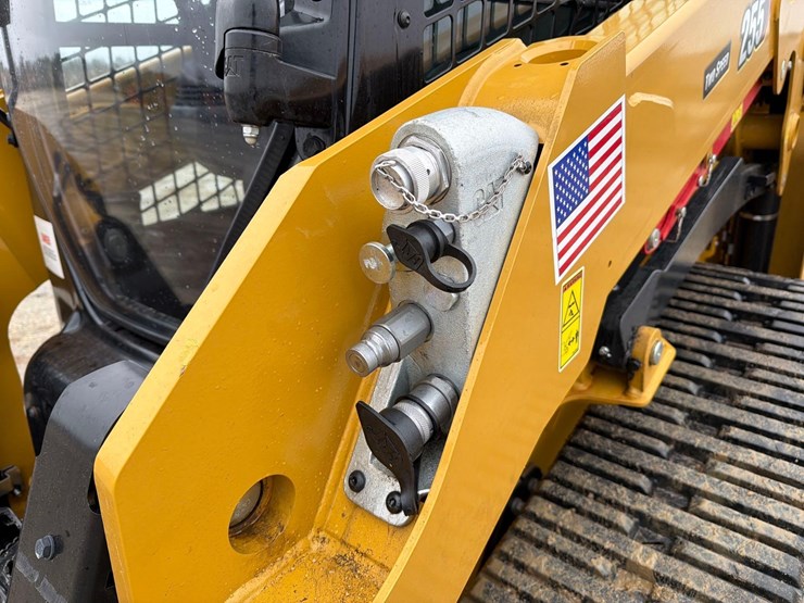 2025-caterpillar-255-image-11