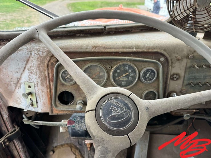 1964-peterbilt-351-image-16