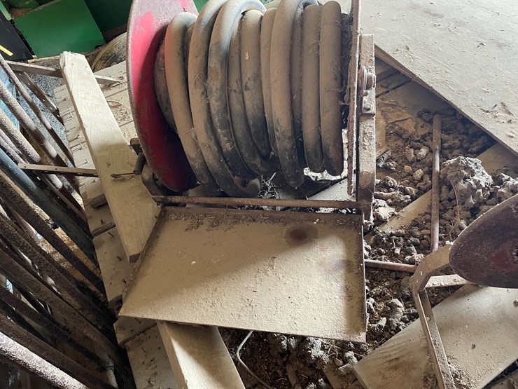 #6066-•-(2)-hydraulic-hose-reels-image-10