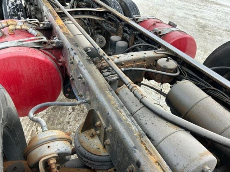 2017-western-star-4700-image-61