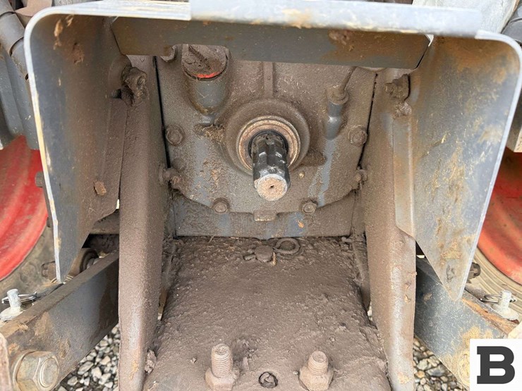 2016-kubota-m8540hd-image-15